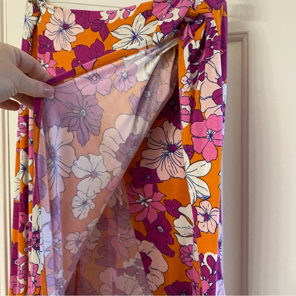 MODCLOTH • Come On Surfing Baby Floral Wrap Skirt - Picture 4 of 6